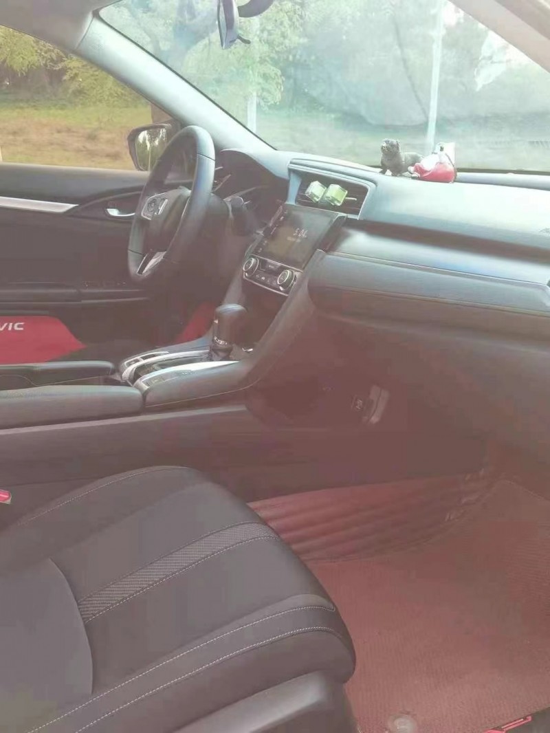 济宁17年本田思域9