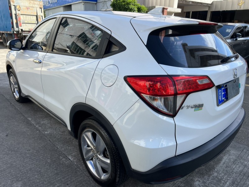 中山21年本田缤智4