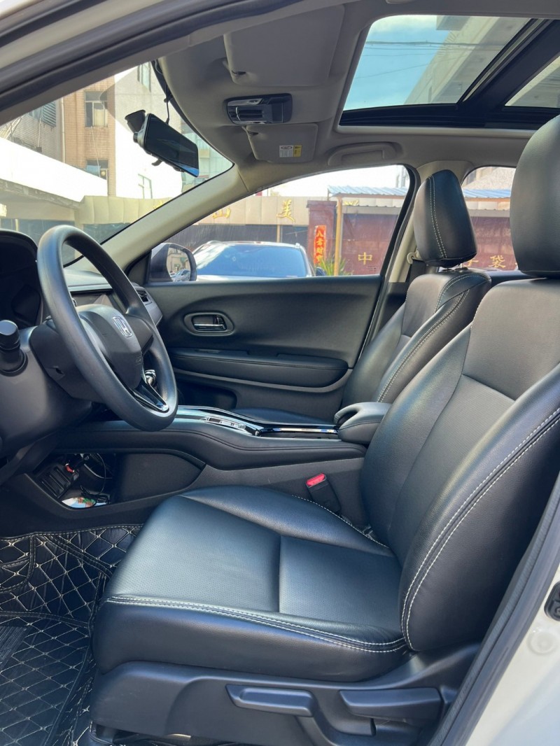 中山21年本田缤智8