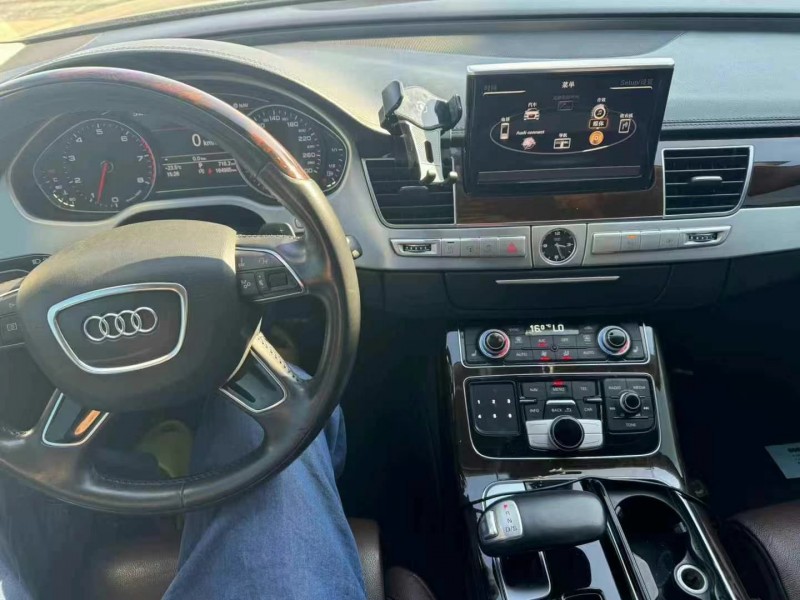 徐州16年奥迪A8L3