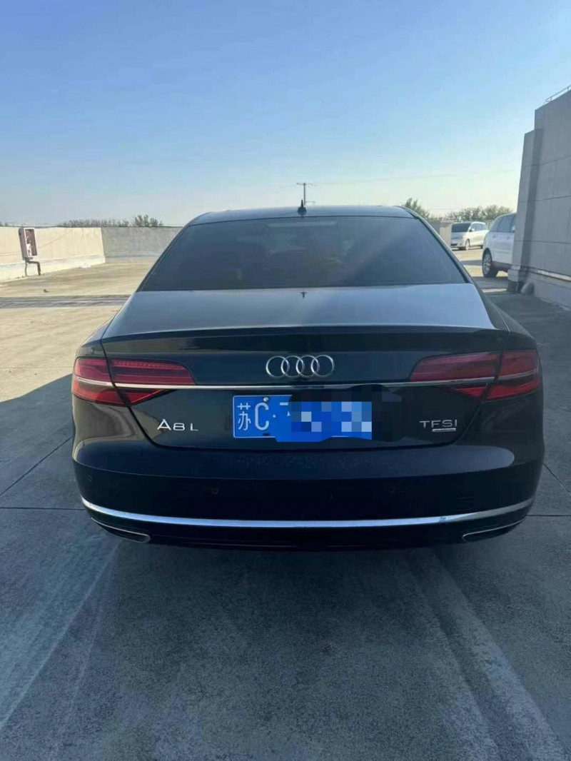 徐州16年奥迪A8L8
