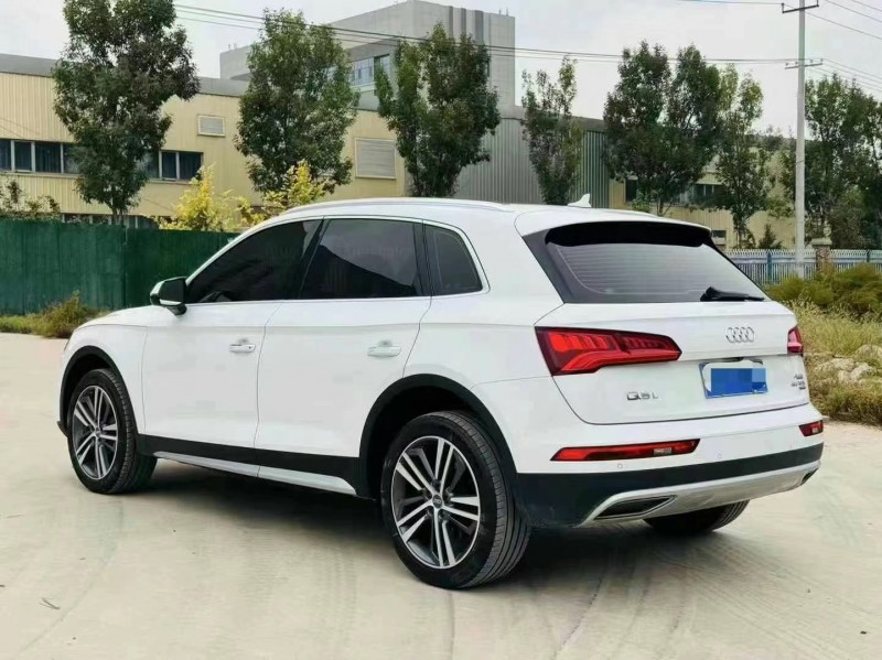 济宁19年奥迪Q54