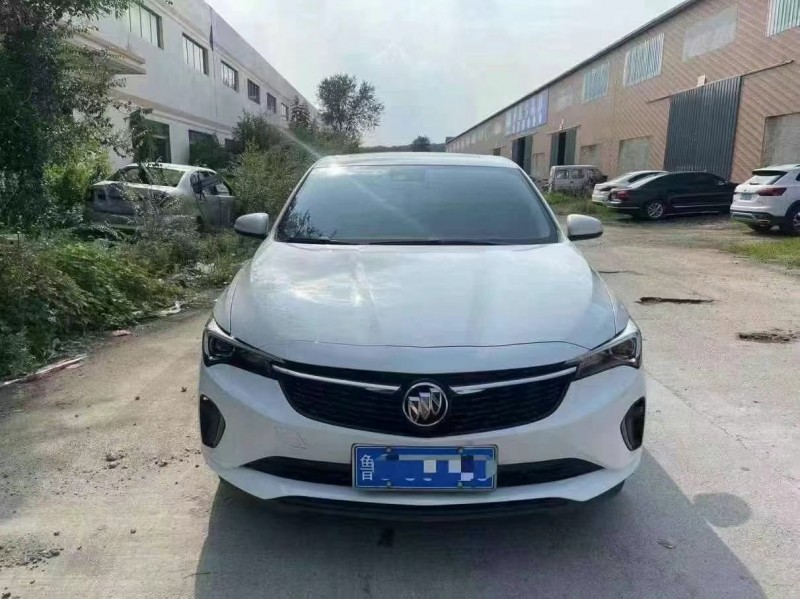 济宁22年别克威朗1