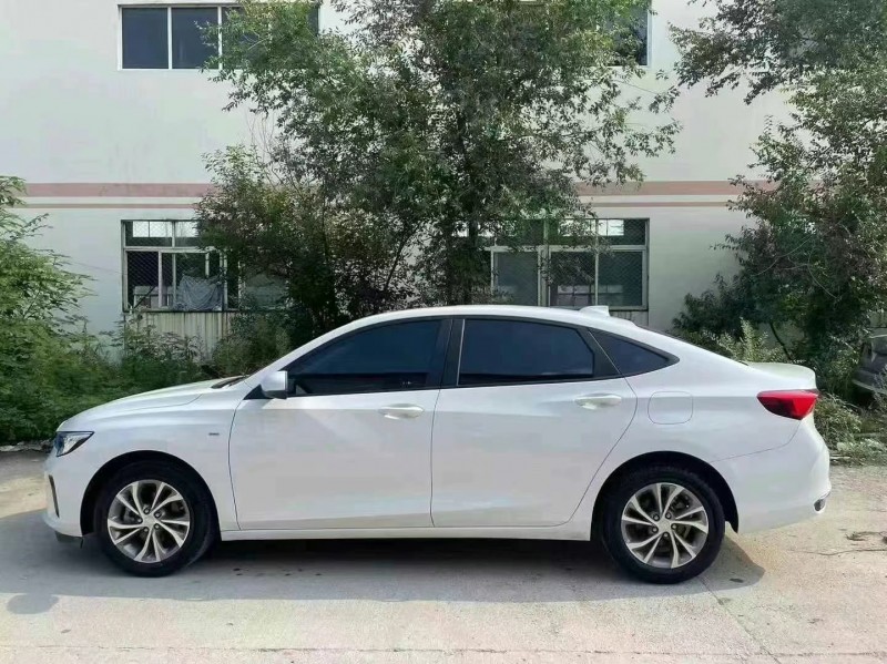 济宁22年别克威朗3