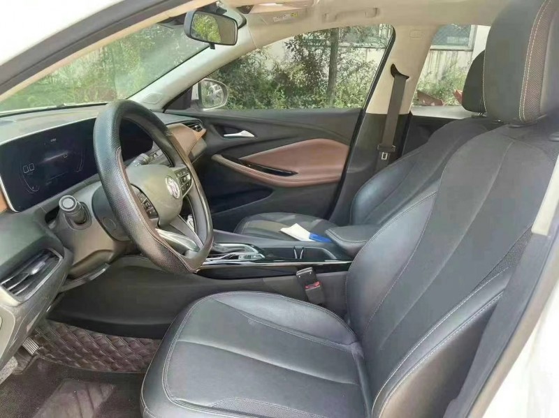 济宁22年别克威朗4