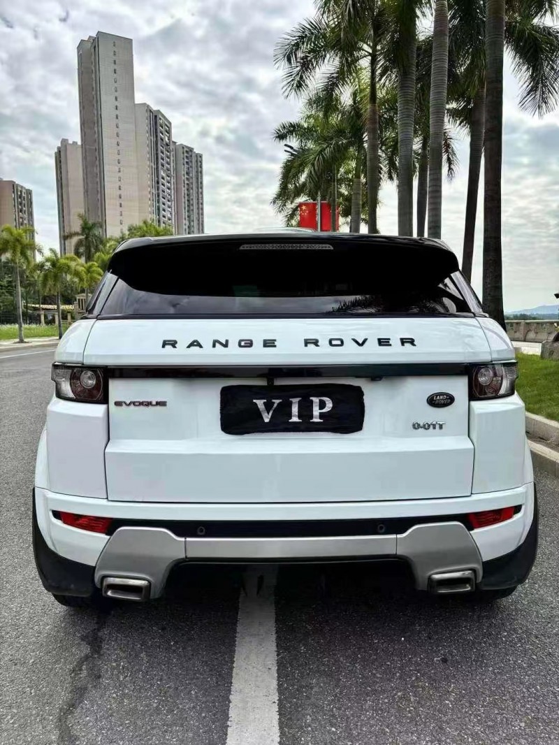 深圳13年路虎极光9