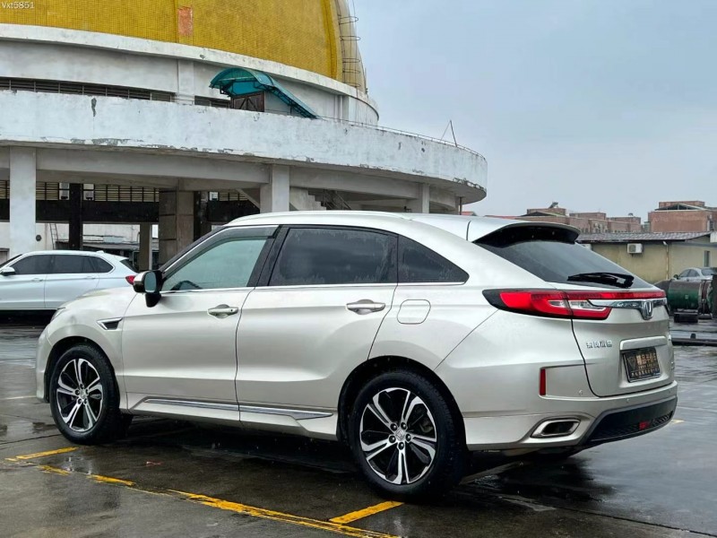 东莞17年本田URV4