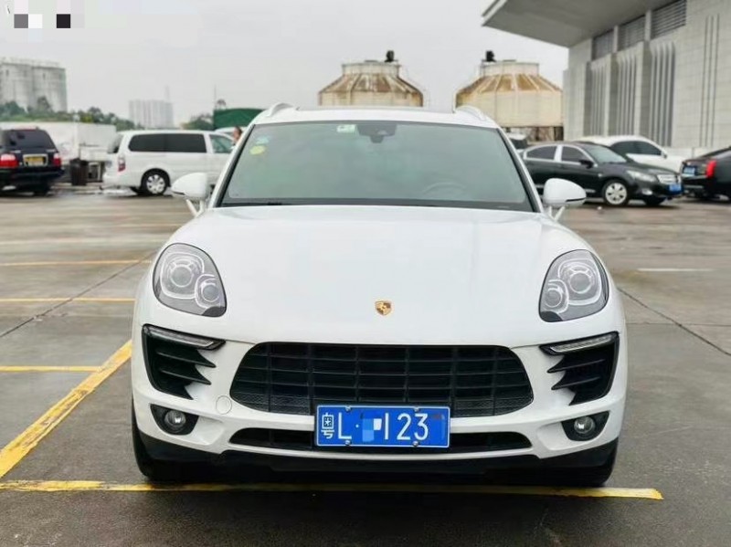 东莞17年保时捷Macan1
