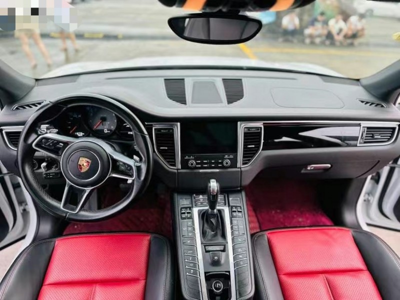 东莞17年保时捷Macan8