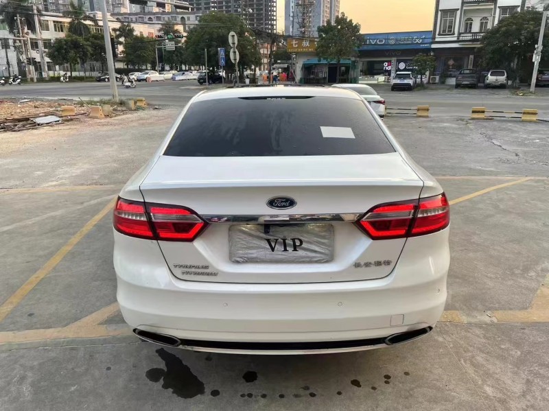 防城港16年福特金牛座9