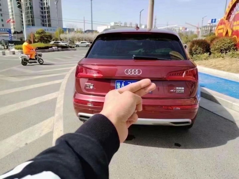 許昌19年奧迪Q59