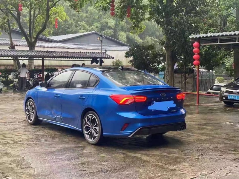 深圳20年福特福克斯3