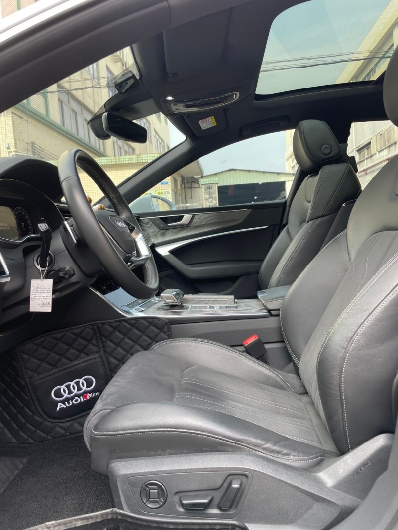 中山22年奥迪A7L8