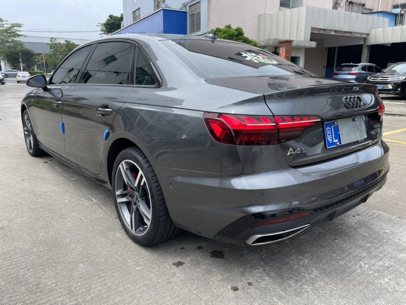 中山22年奥迪A4L5