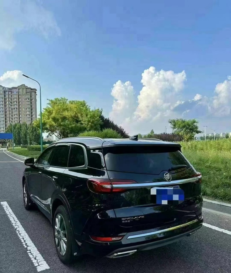 济宁21年别克昂科旗9