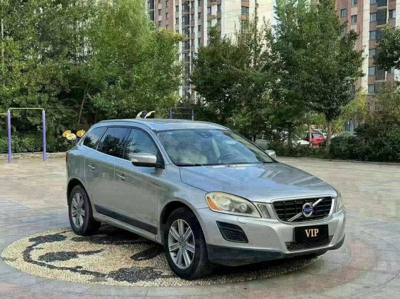 青岛13年沃尔沃XC602