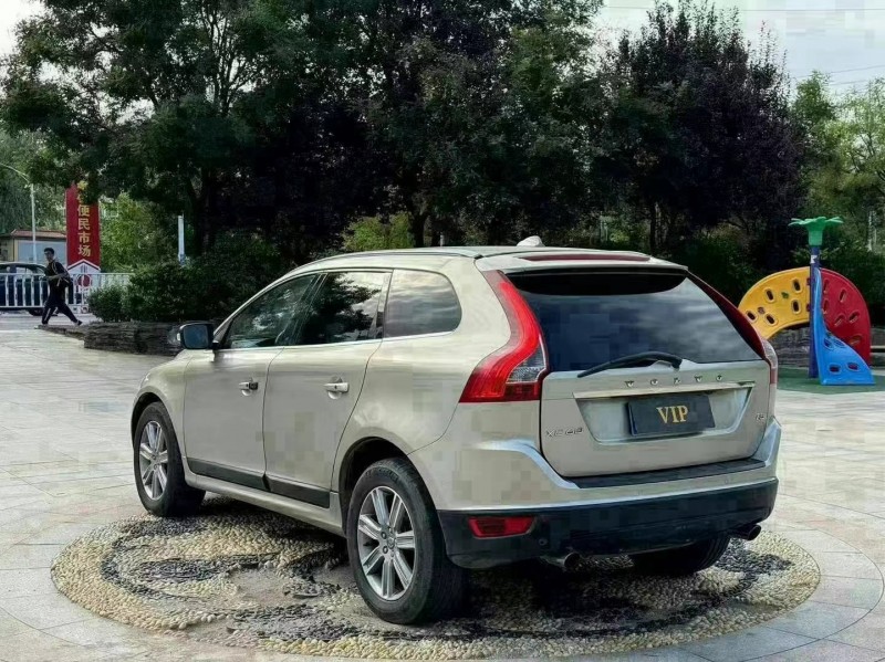 青岛13年沃尔沃XC604