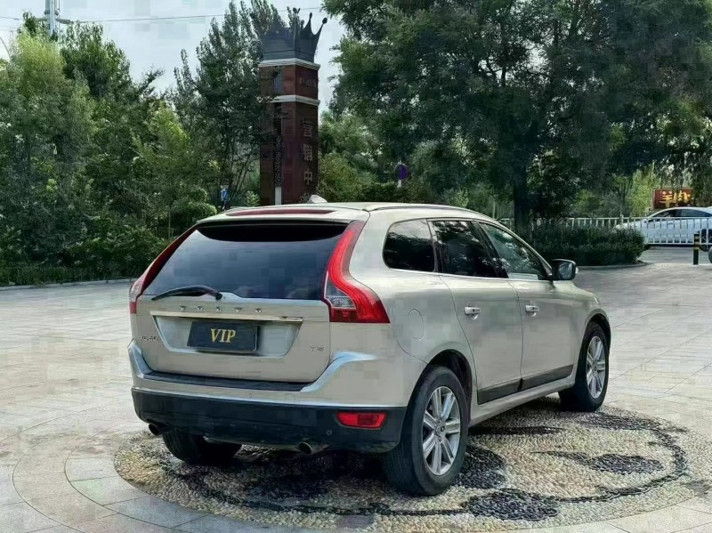 青岛13年沃尔沃XC609