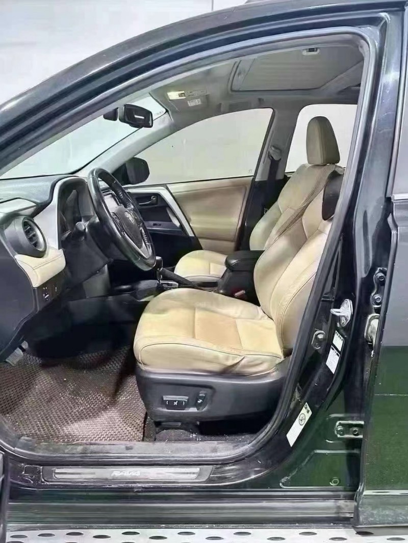 唐山14年豐田RAV44