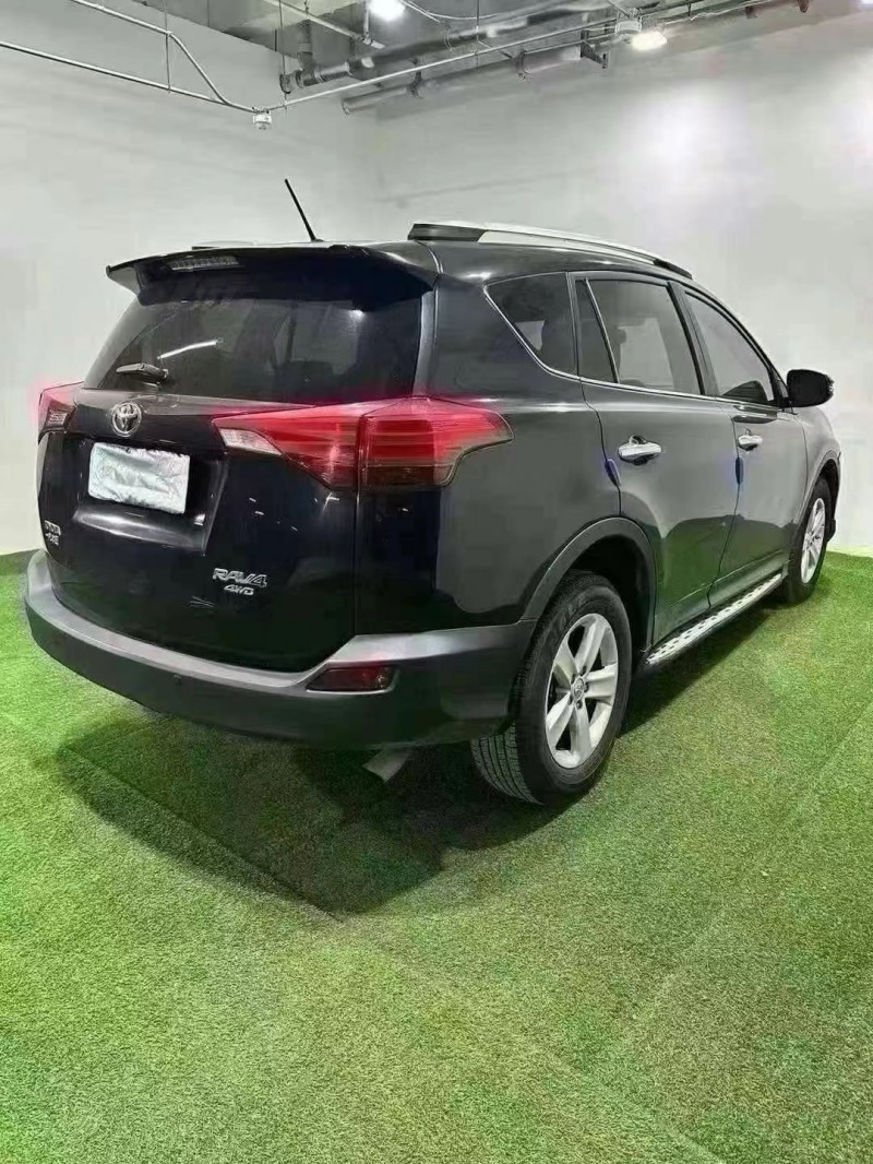 唐山14年豐田RAV49
