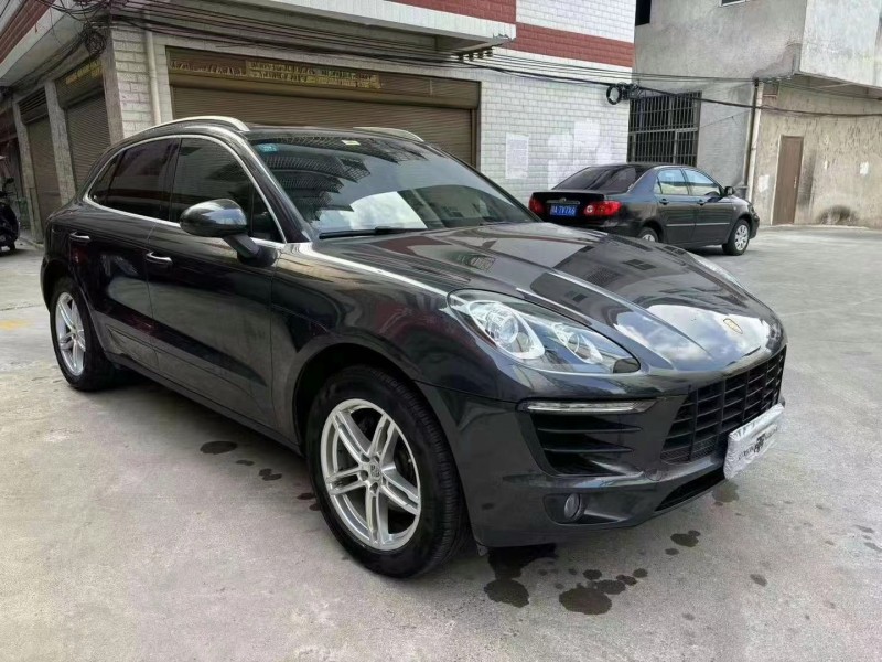襄陽18年保時捷Macan3