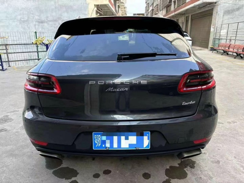 襄陽18年保時捷Macan8