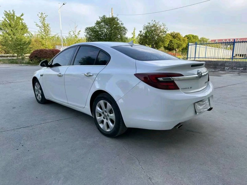 徐州17年别克君威8