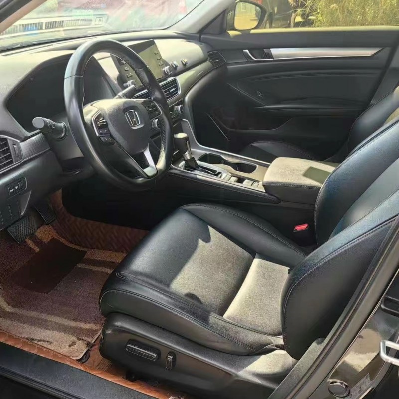 青岛12年本田雅阁7