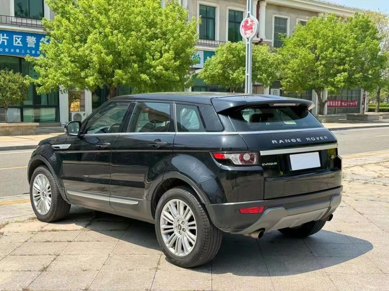 济宁14年路虎极光7