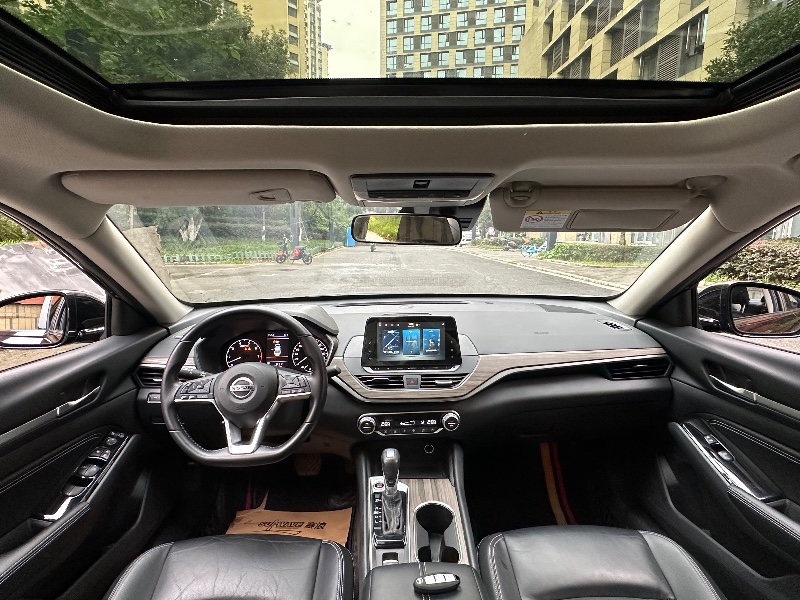 成都22年日产天籁5