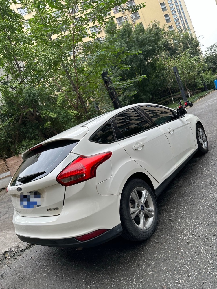 成都17年福特福克斯8