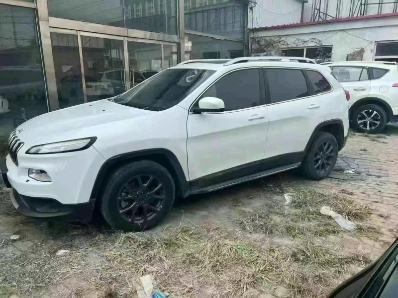 邢臺22年Jeep自由光8