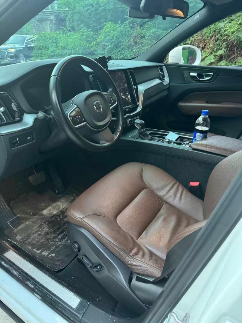 绍兴20年沃尔沃XC606