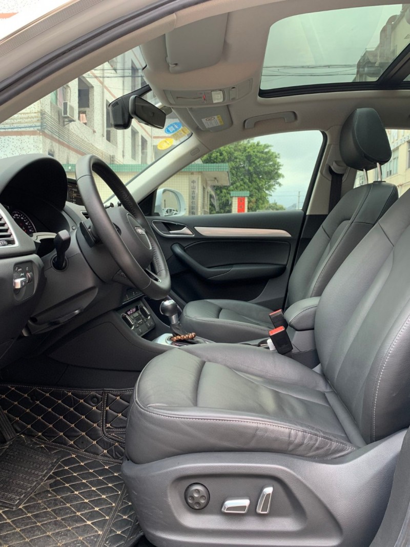 中山18年奥迪Q38