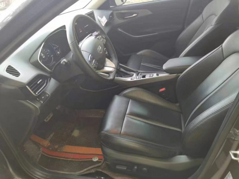 保定21年现代菲斯塔8