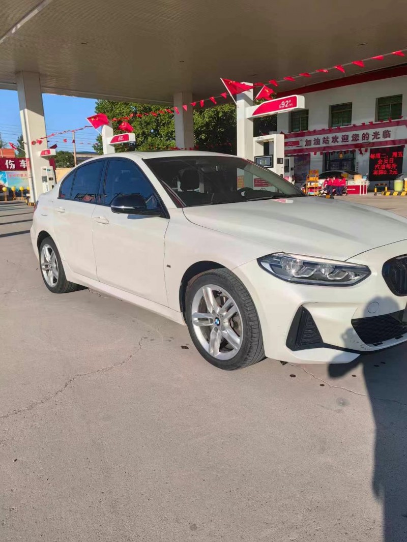 保定21年宝马1系2