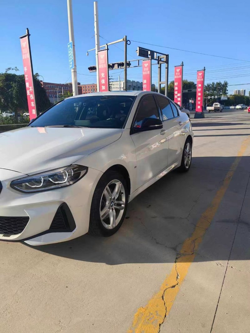 保定21年宝马1系3