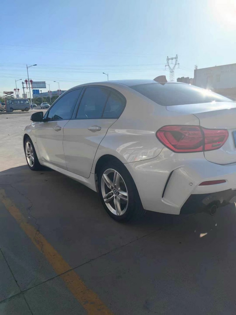 保定21年宝马1系7