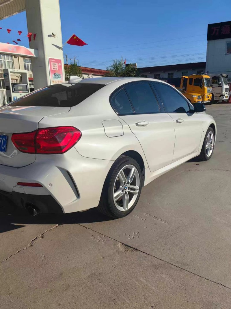 保定21年宝马1系8