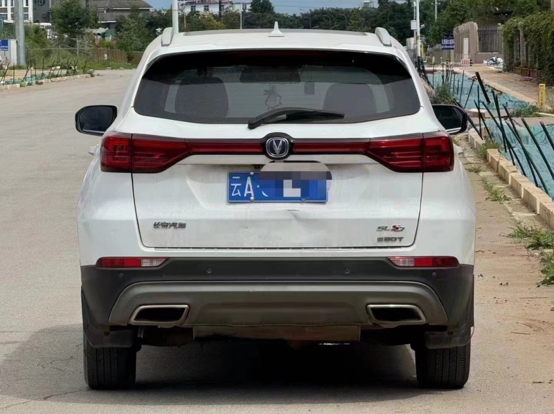 昆明19年長安汽車CS755