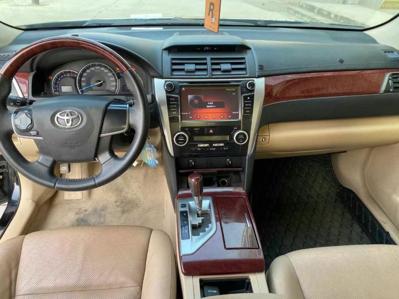 保定13年丰田凯美瑞6