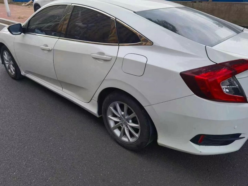 青岛17年本田思域7