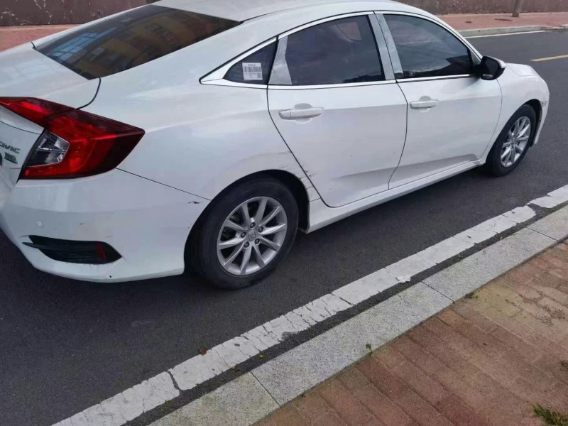 青岛17年本田思域8