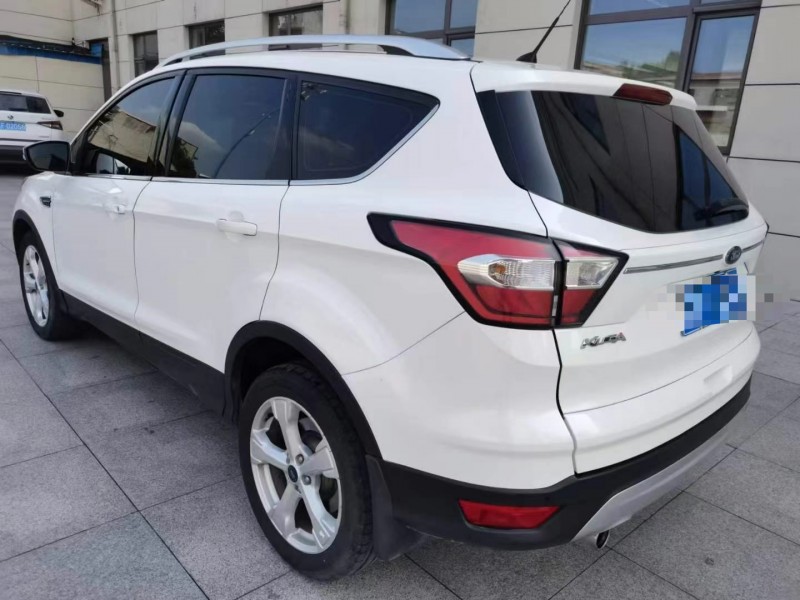 保定17年福特翼虎5