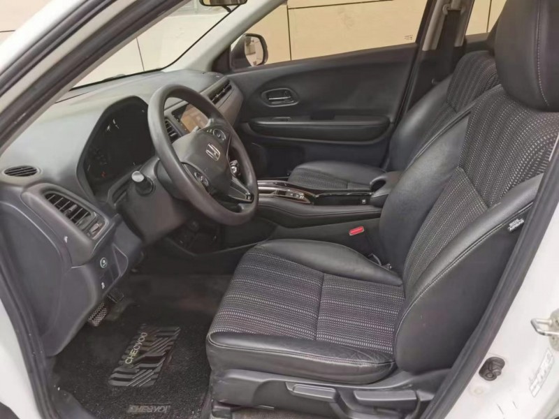 保定17年本田缤智4