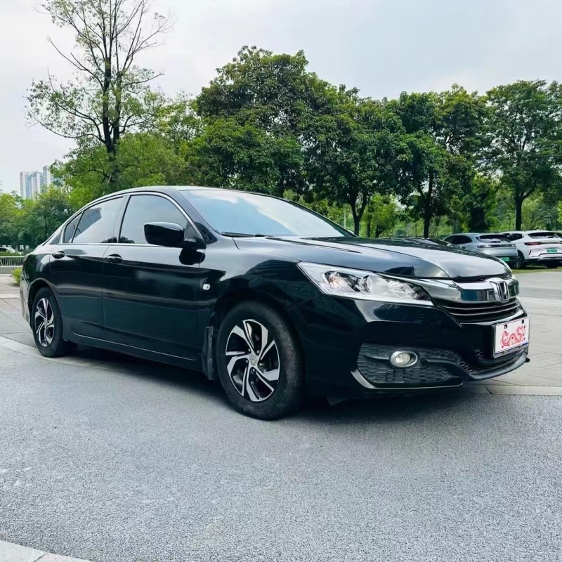 佛山16年本田雅阁2
