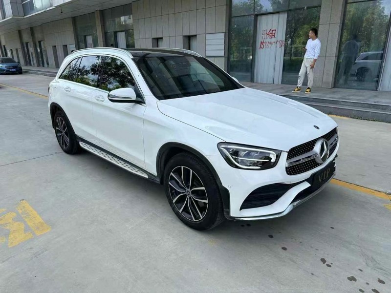 济宁21年奔驰GLC2