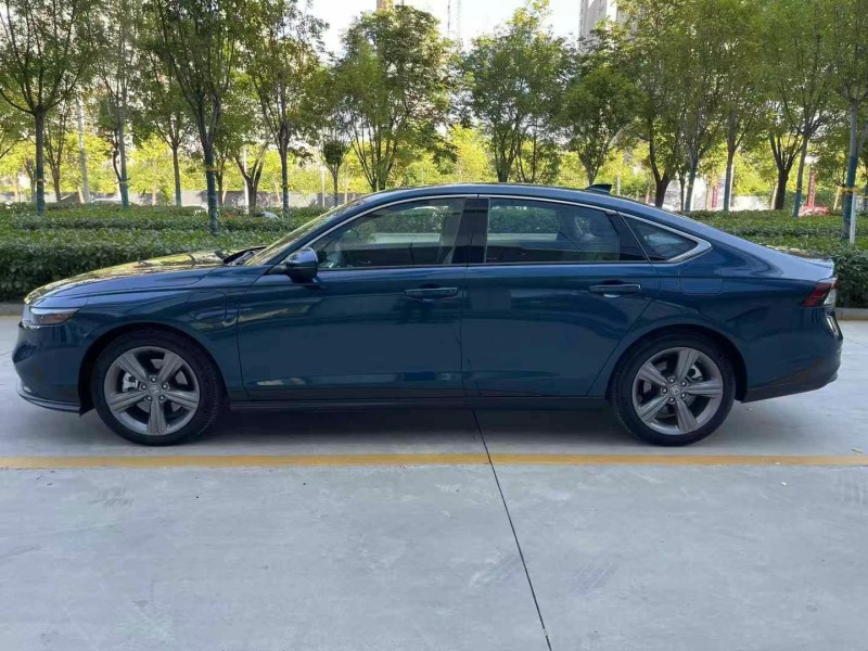 济宁24年本田雅阁7