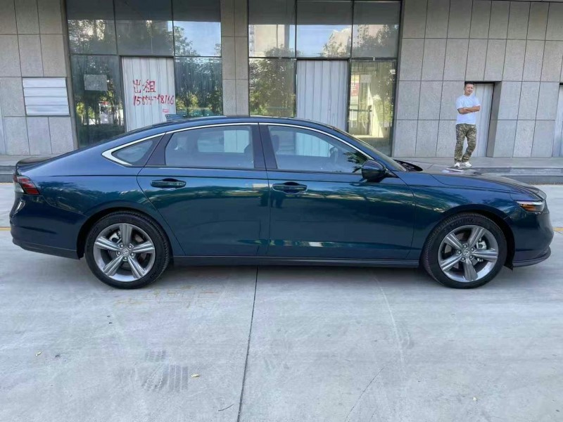 济宁24年本田雅阁8