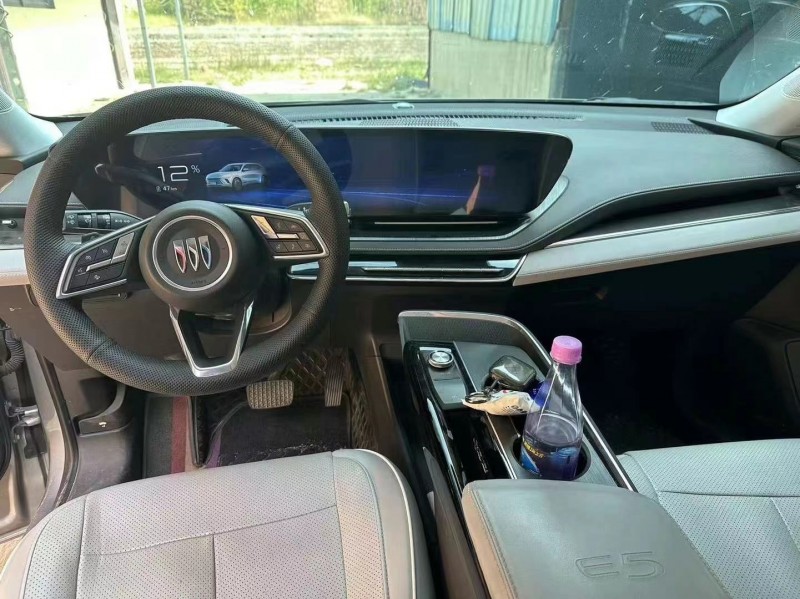 烟台23年别克E54